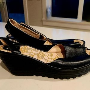 Fly London  Size 8.5/9